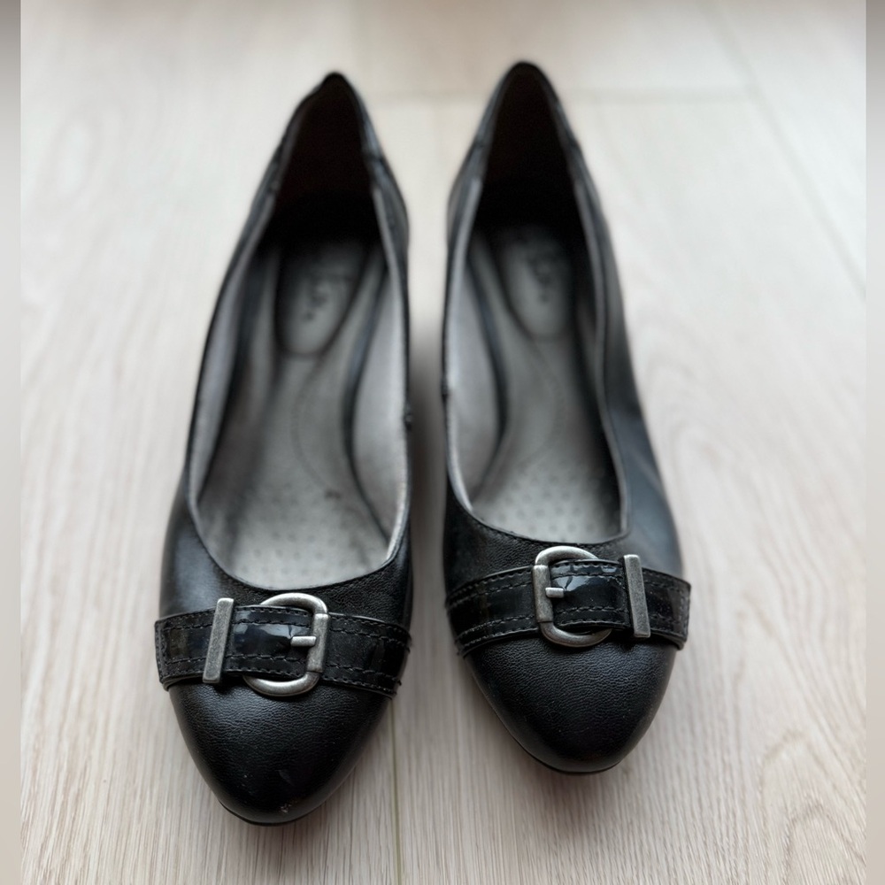 Elegant Black Women's Flats